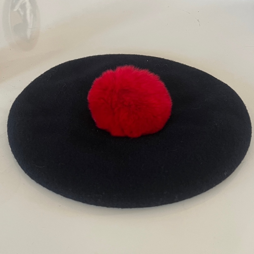 Laulhere Heritage Petit Pompon Beret Black Merino Wool with Red Rral Fur Pompon